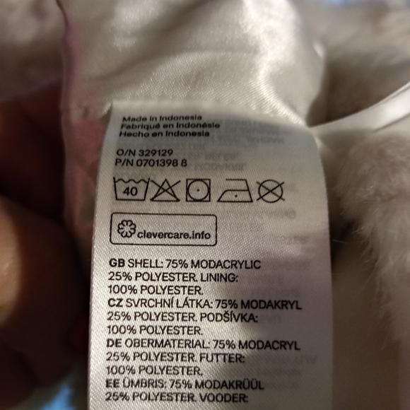 H & M child's Short Faux Fur Jacket - Picture 3 of 7